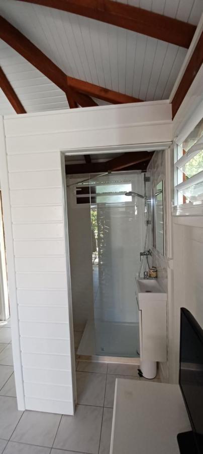 Gite Mamour - Charmant Petit Bungalow A Decouvrir Baillif Kültér fotó