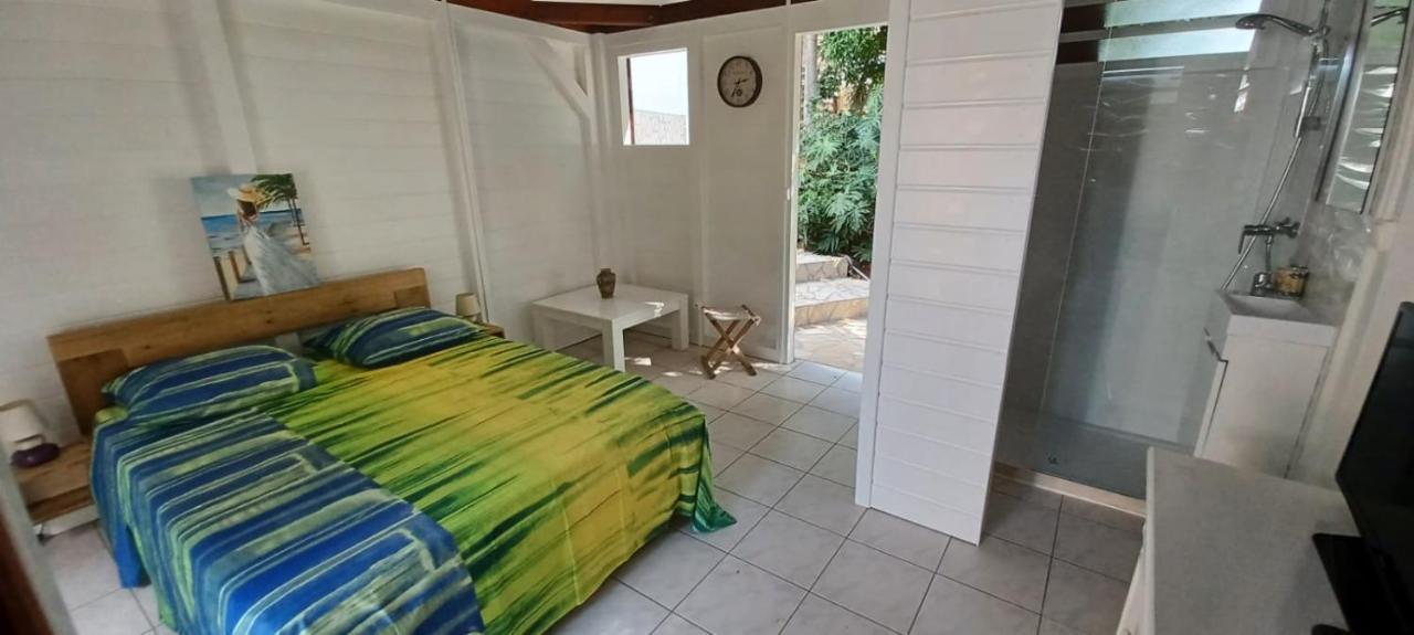 Gite Mamour - Charmant Petit Bungalow A Decouvrir Baillif Kültér fotó