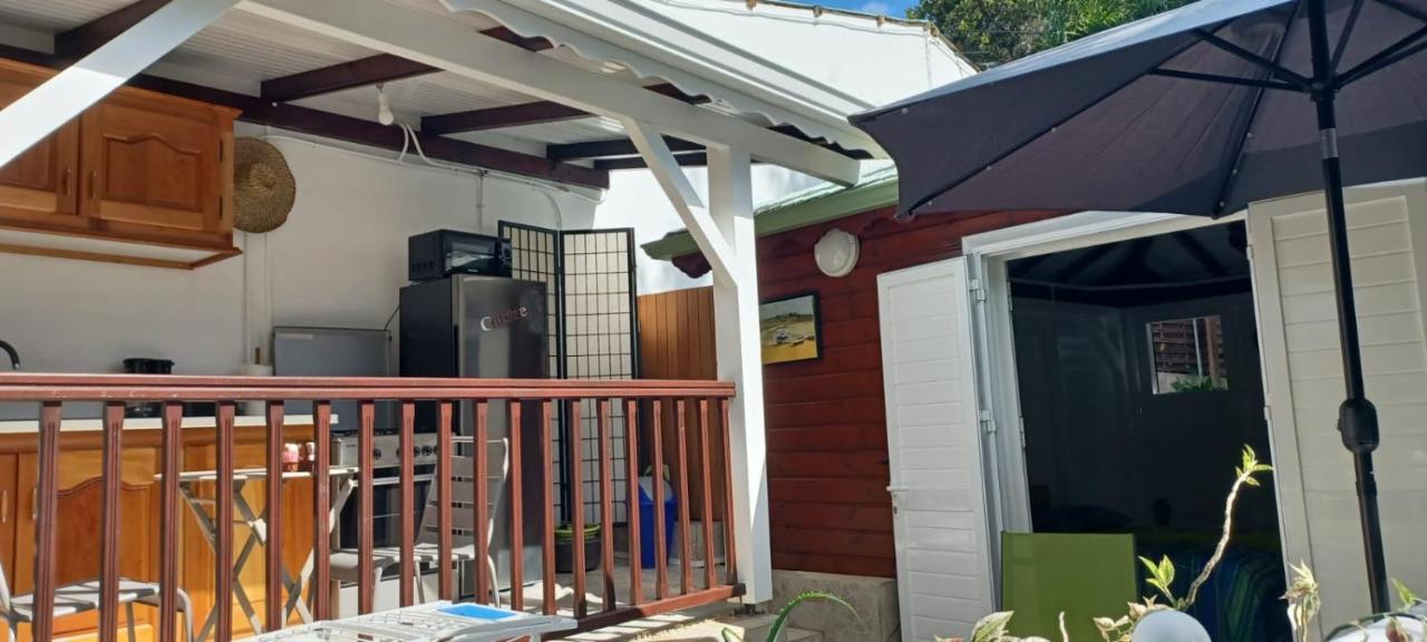 Gite Mamour - Charmant Petit Bungalow A Decouvrir Baillif Kültér fotó